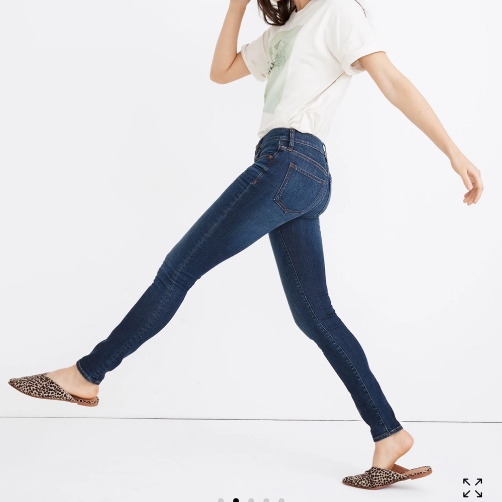 Madewell Petite 8" Skinny Jeans in Greendale Wash